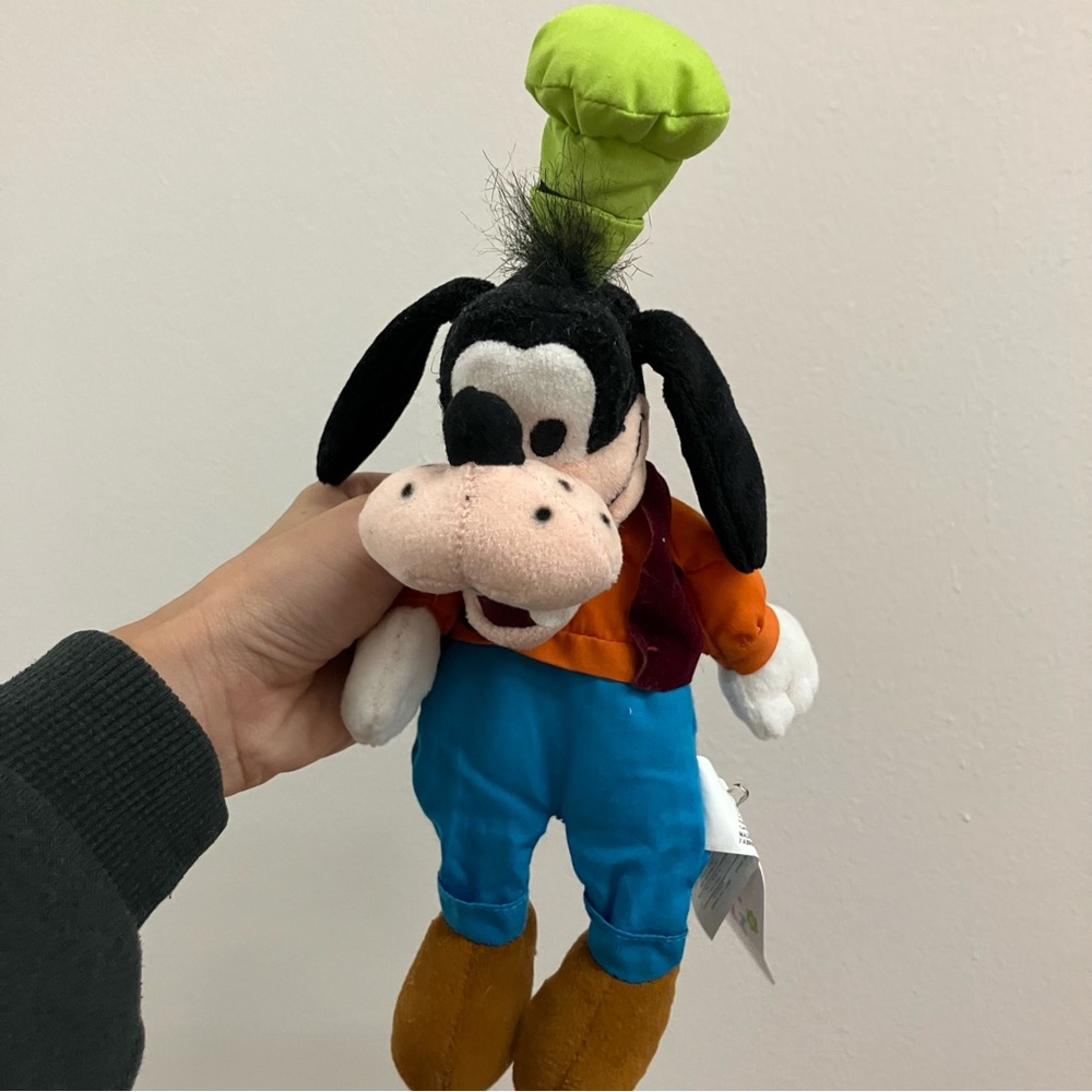 Vintage goofy plush
